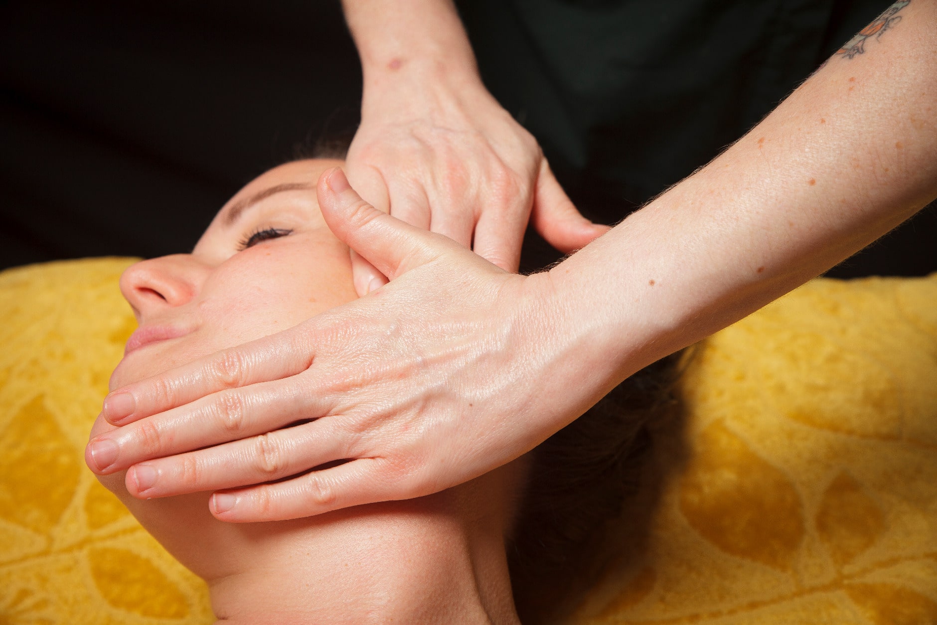 Massage liftant du visage Japonais